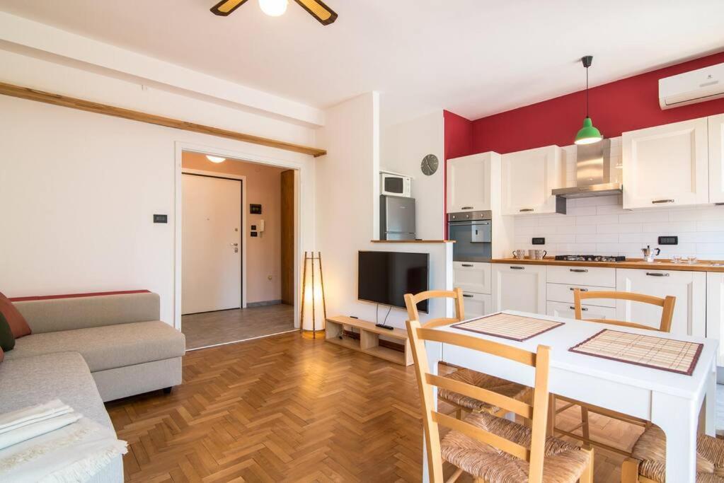 Enjoy Home - Bilocale Sulle Riviere A Due Passi Dalla Specola ปาโดวา ภายนอก รูปภาพ